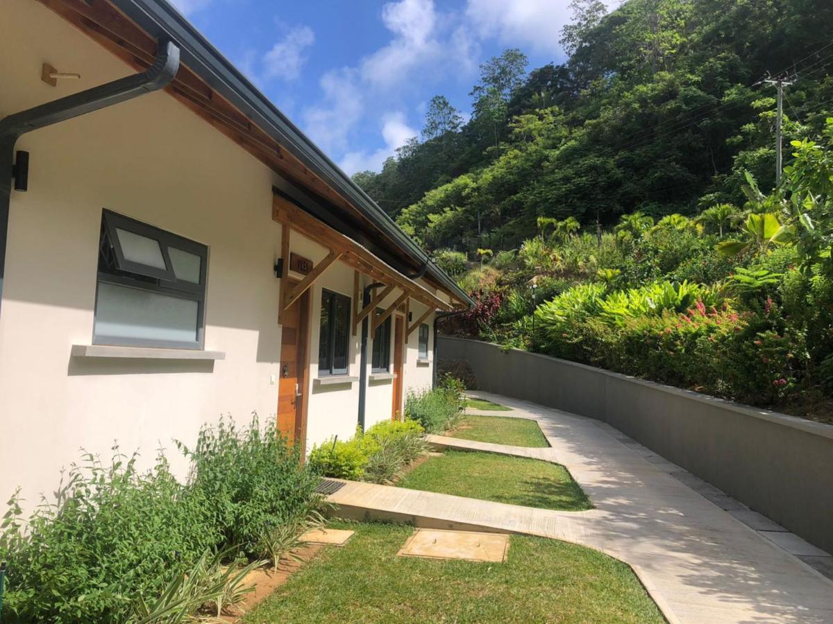 Paradise Chalets Yoga & Wellness タカマカ エクステリア 写真
